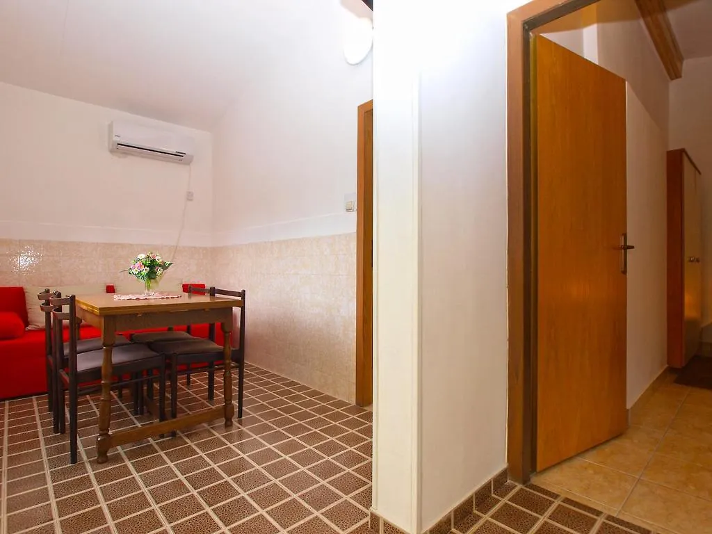Apartments Ivan 1408 Banjole 0*,  Croatia