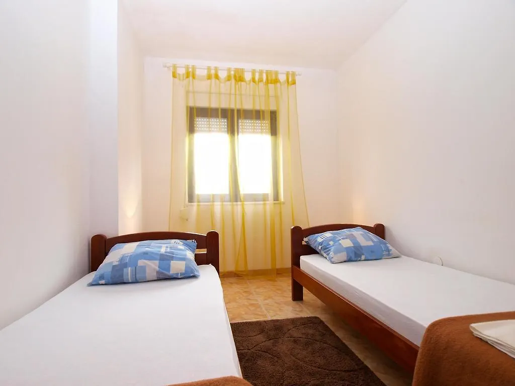 Apartments Ivan 1408 Banjole Croatia