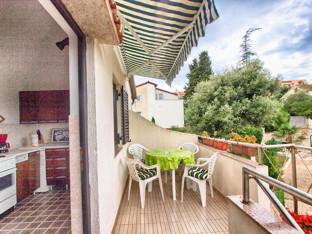 Apartments Ivan 1408 Banjole 0*,